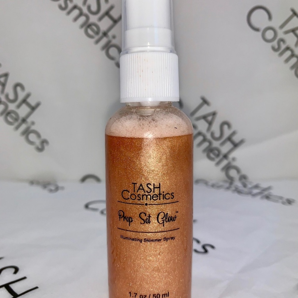 ILLUMINATING SHIMMER SPRAY (1.7 FL OZ)